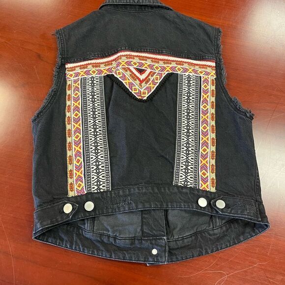 H&M X Coachella Black Denim Western Aztec Trim Festival Vest sz 12 EUC - Picture 4 of 7